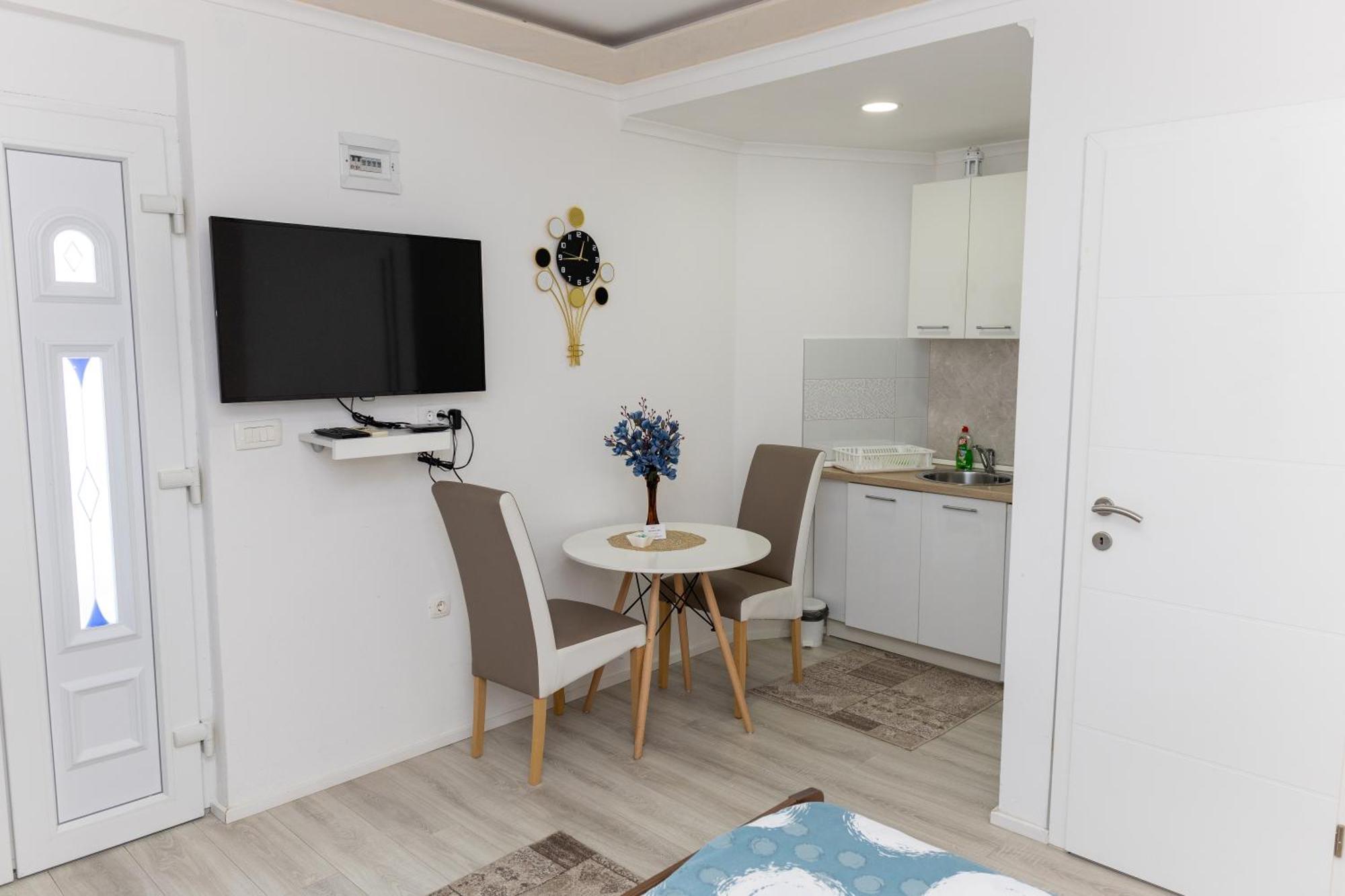 Apartmani Hm 特雷比涅 外观 照片